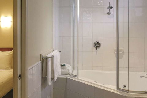 Lake Inn Ballarat - Tourism Brisbane 12