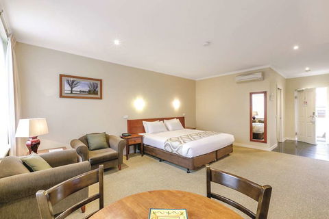 Lake Inn Ballarat - Tourism Brisbane 14