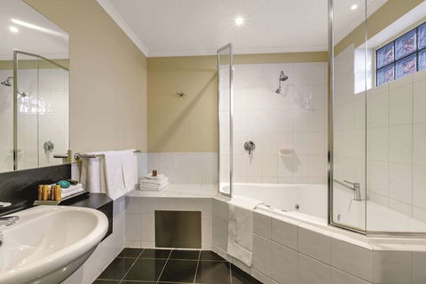 Lake Inn Ballarat - Tourism Brisbane 16