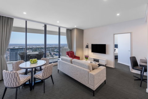 Meriton Suites Kent Street - Tourism Brisbane 9