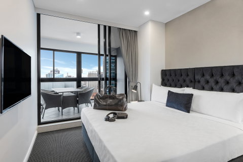 Meriton Suites Kent Street - Tourism Brisbane 12