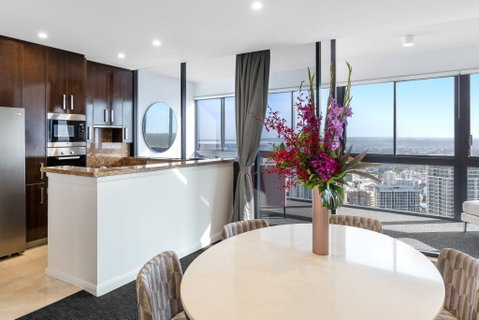 Meriton Suites Kent Street - Tourism Brisbane 14