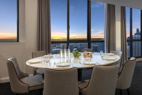 Meriton Suites Pitt Street - Tourism Brisbane 3