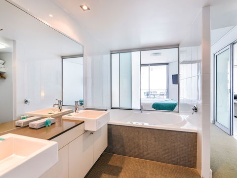 Grand Mercure Apartments Bargara - Brisbane 4u 6
