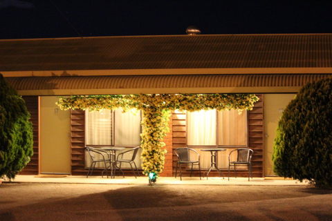 Riverland Motel - Brisbane Tourism 0
