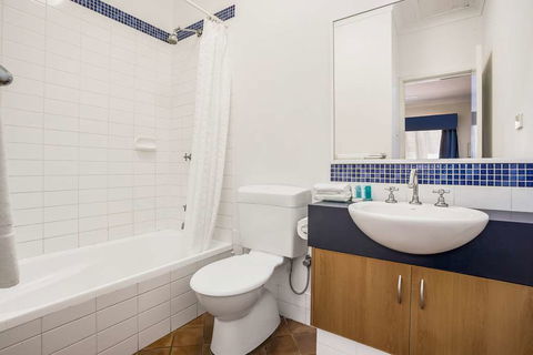 Karratha Central Apartments - Brisbane 4u 6