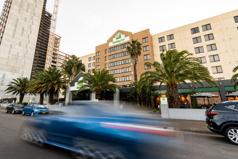 Holiday Inn Parramatta - Tourism Brisbane 1