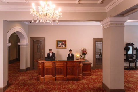 Hadley's Orient Hotel - Tourism Brisbane 1
