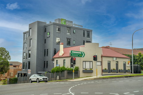 Holiday Inn Stes Parramatta Mar - Tourism Brisbane 0