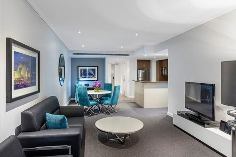 Meriton Suites World Tower - Tourism Brisbane 2