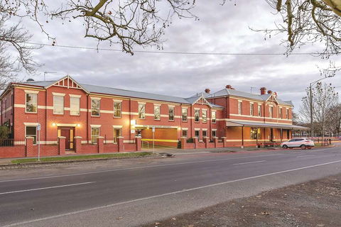 Lake Inn Ballarat - Tourism Brisbane 1