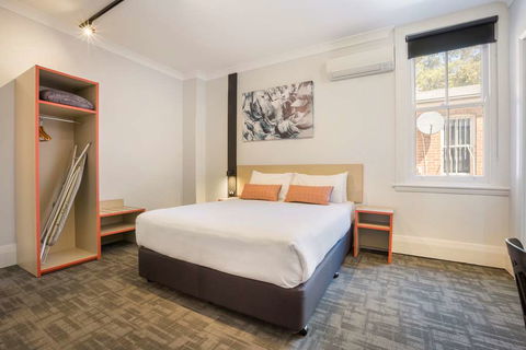 Nightcap At Regents Park Hotel - Brisbane Tourism 2