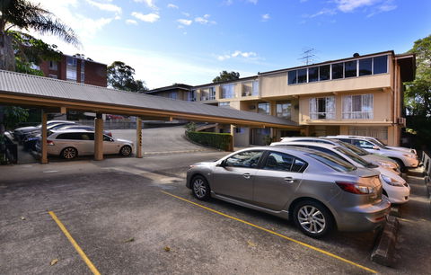 Twin Towers Inn - Brisbane 4u 1