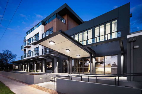 Quality Hotel Lakeside - Tourism Brisbane 1