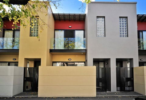 RNR Apartments, Adelaide - Brisbane 4u 0