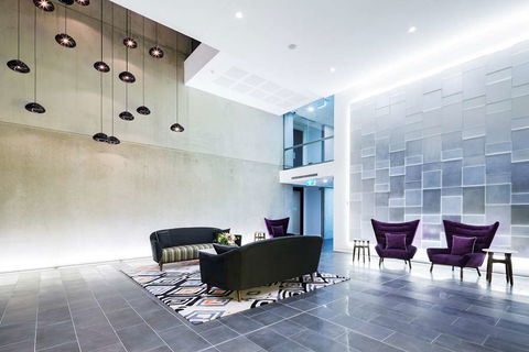 Avenue Hotel Canberra - Brisbane 4u 1