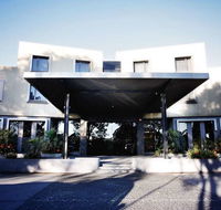 Golden Pebble Hotel - Brisbane Tourism