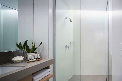 Atura Dandenong - Brisbane 4u 5