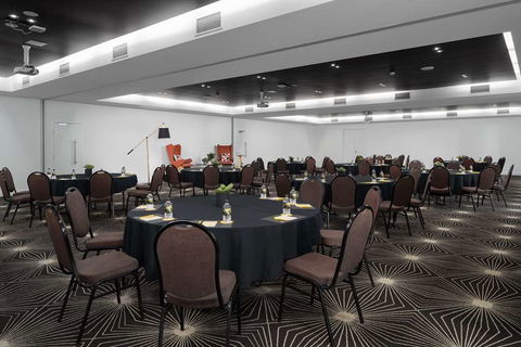 Atura Dandenong - Brisbane 4u 8