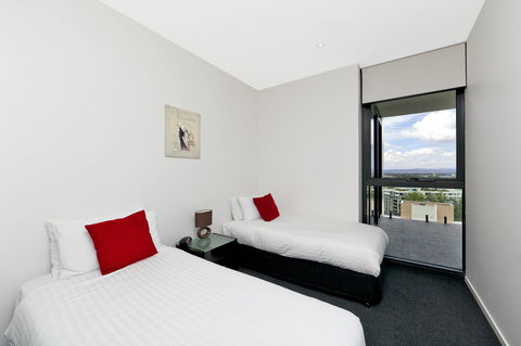 Astra Canberra Manhattan - Tourism Brisbane 9