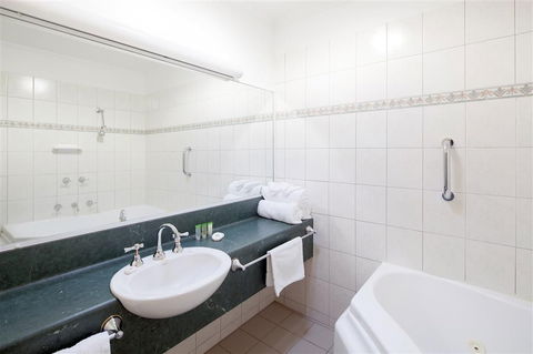 Best Western Crystal Inn - Brisbane 4u 10