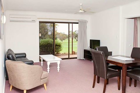 Comfort Inn & Suites Riverland - Tourism Brisbane 4