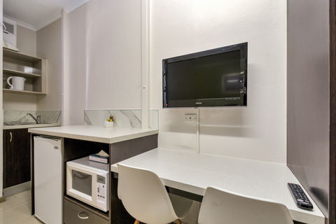 Vitina Studio Motel - Brisbane Tourism 12