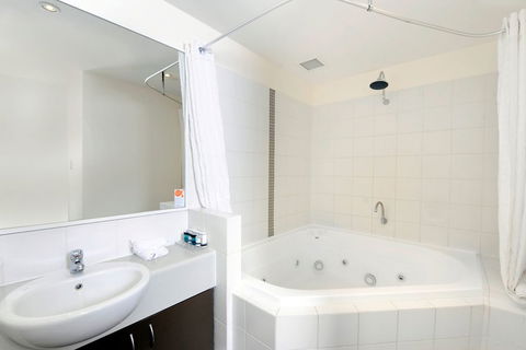 Assured Ascot Quays Apartment Hotel - Tourism Brisbane 7