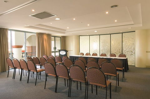 Oaks Calypso Plaza Resort - Tourism Brisbane 4