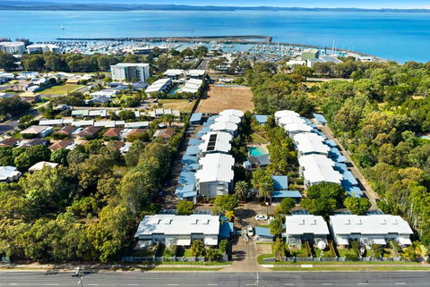 Ramada By Wyndham Whalecove Resort - Tourism Brisbane 0