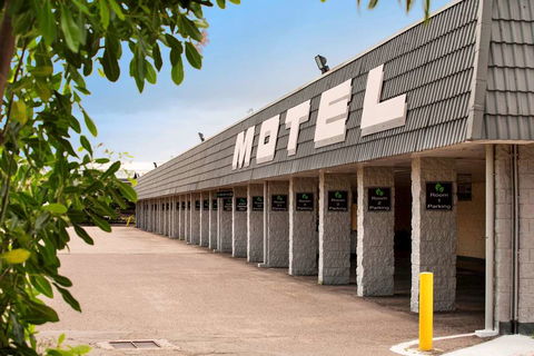 Dalrymple Motel - Tourism Brisbane 0