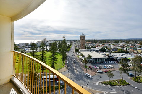 Atlantic Tower Motor Inn - Tourism Brisbane 1