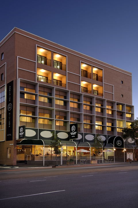 Adelaide Riviera Hotel - Brisbane 4u 0