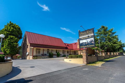 Black Gold Country Cabins and Motel - Tourism Brisbane 1