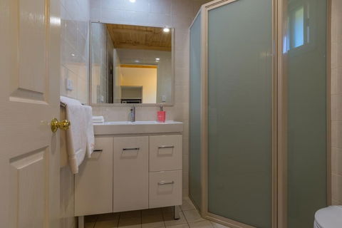 Black Gold Country Cabins and Motel - Tourism Brisbane 3