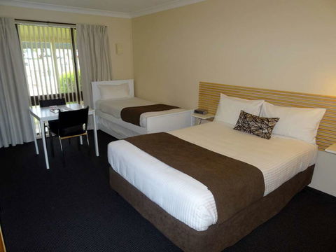 Zig Zag Motel - Brisbane 4u 5