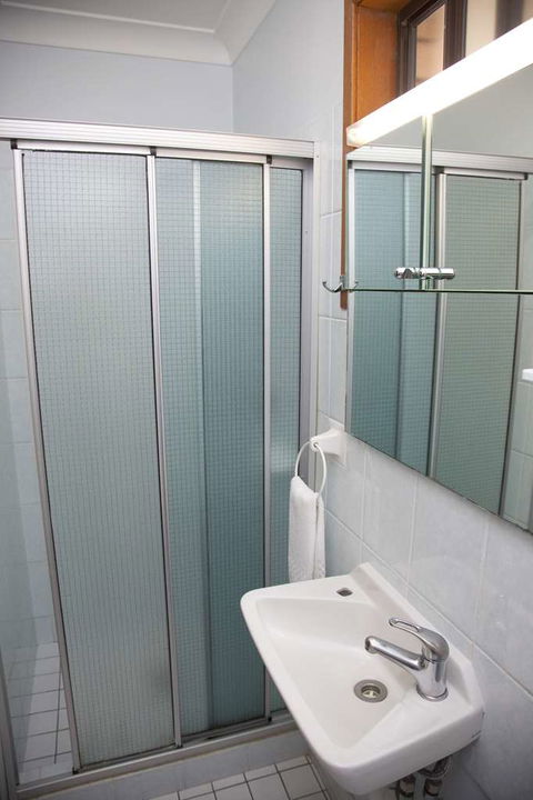 Zig Zag Motel - Brisbane 4u 6