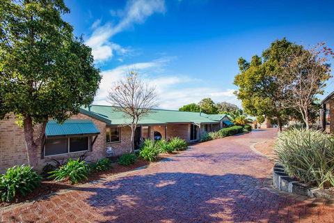 Quality Suites Banksia Gardens - Tourism Brisbane 1