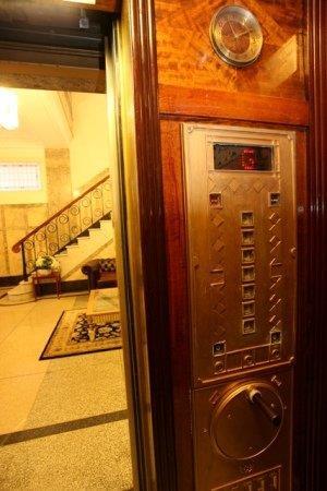 ULTIQA Rothbury Hotel - Tourism Brisbane 1