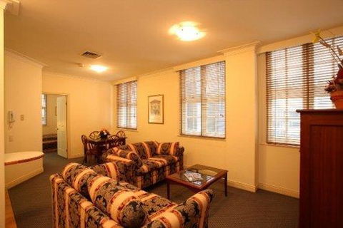 ULTIQA Rothbury Hotel - Tourism Brisbane 3
