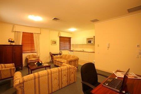 ULTIQA Rothbury Hotel - Tourism Brisbane 5