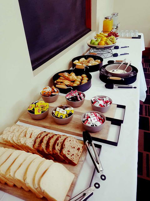 Boomerang Hotel - Tourism Brisbane 12