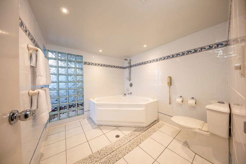 DoubleTree By Hilton Cairns - Brisbane Tourism 9