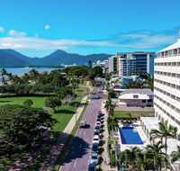Holiday Inn Cairns Harbourside - Brisbane Tourism