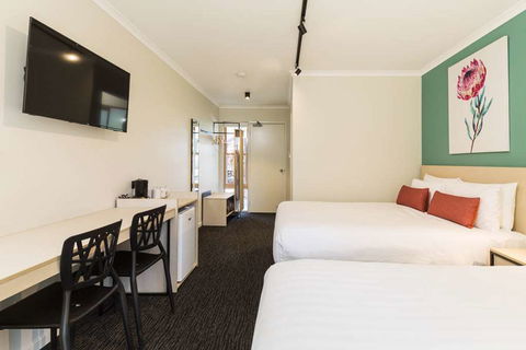 NIghtcap At Balaclava Hotel - Tourism Brisbane 6