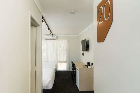 NIghtcap At Balaclava Hotel - Tourism Brisbane 16