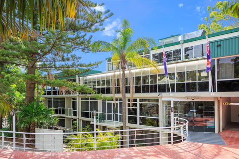 Metro Mirage Hotel Newport - Tourism Brisbane 2