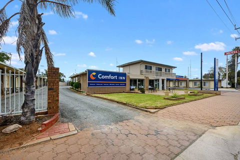 Comfort Inn Flinders on Main - Tourism Brisbane 0