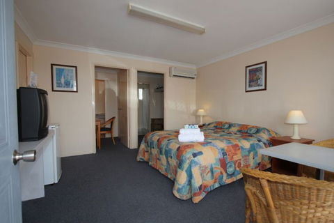 Alexander Motel & Peppercorn Restaurant - Tourism Brisbane 0