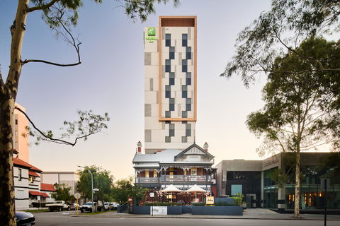 Holiday Inn West Perth - Brisbane 4u 1